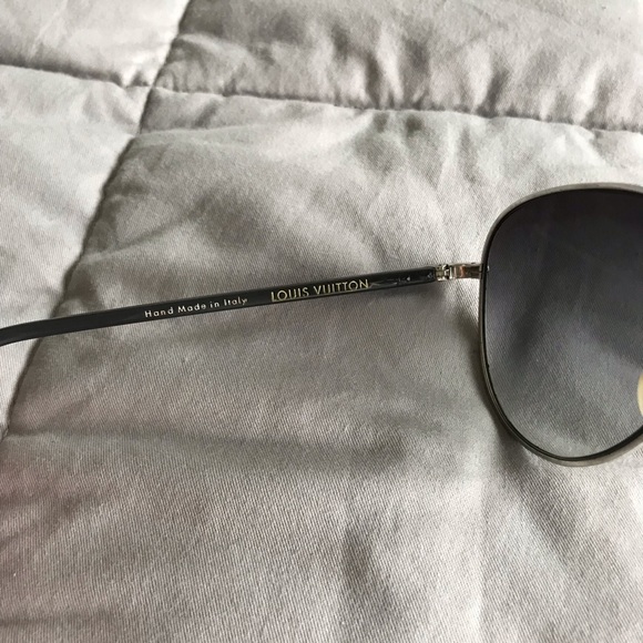 Louis Vuitton Monogram Aviators - Picture 5 of 8